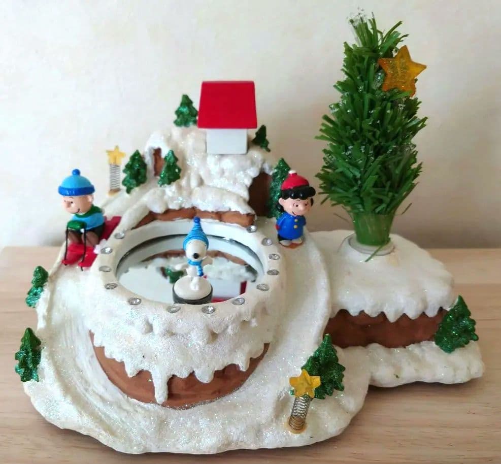 ◎激レア　スヌーピー オルゴール付き SN ジオラマハウス スケート　サンリオ◎