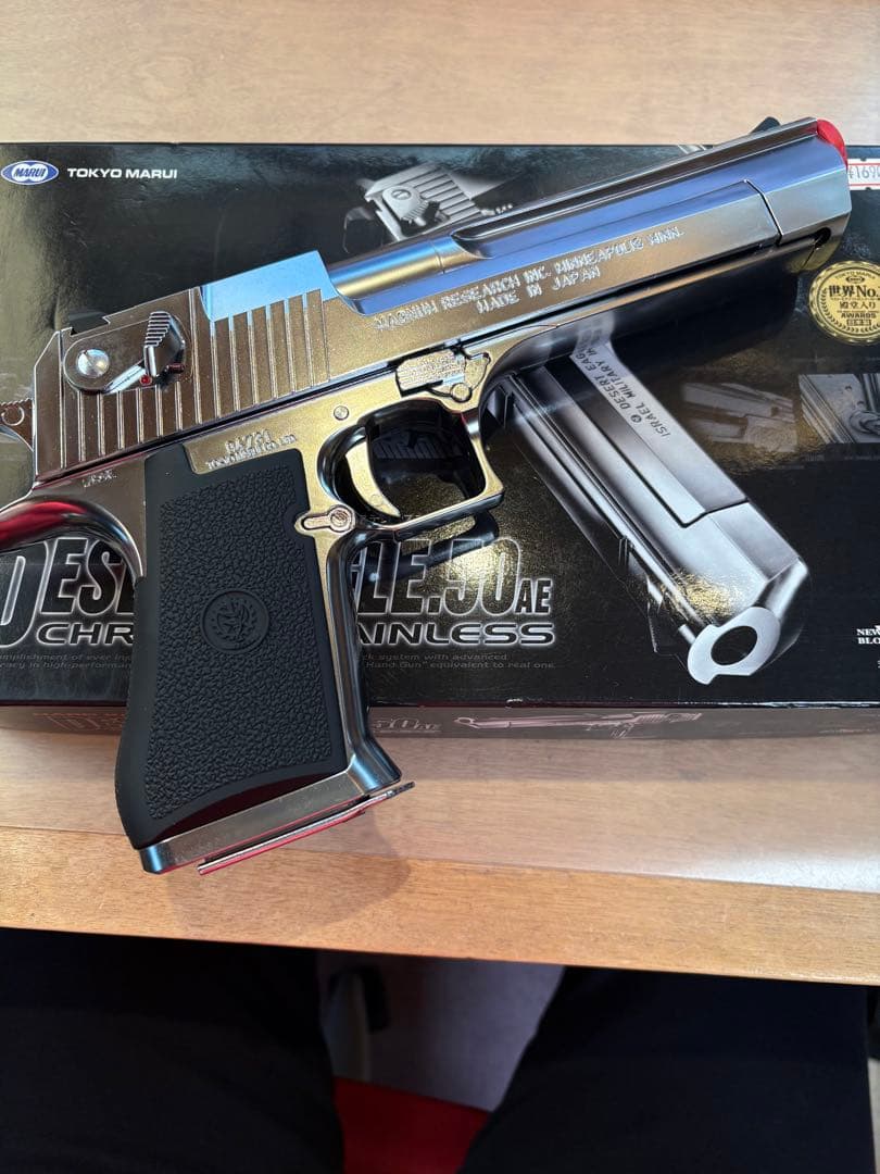 東京マルイ DESERT EAGLE .50AE クロームステンレス