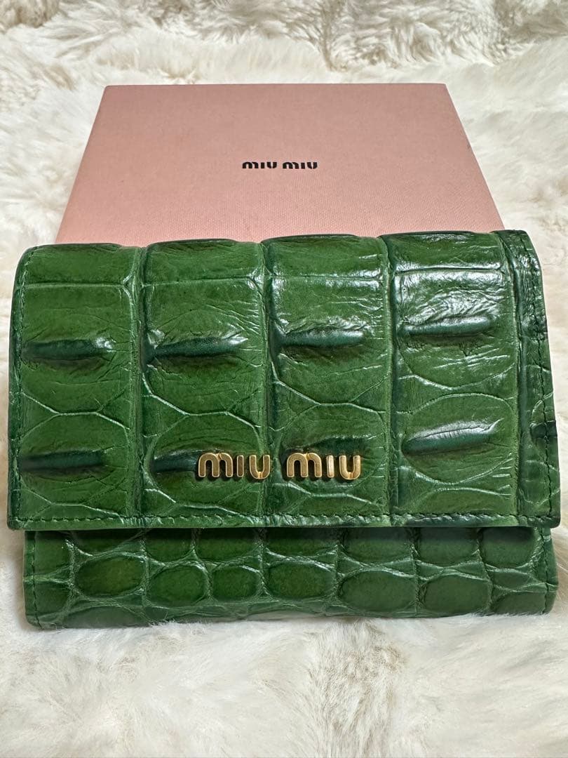 お値下げ¥19000→¥18000MIU MIU グリーン 三つ折り財布