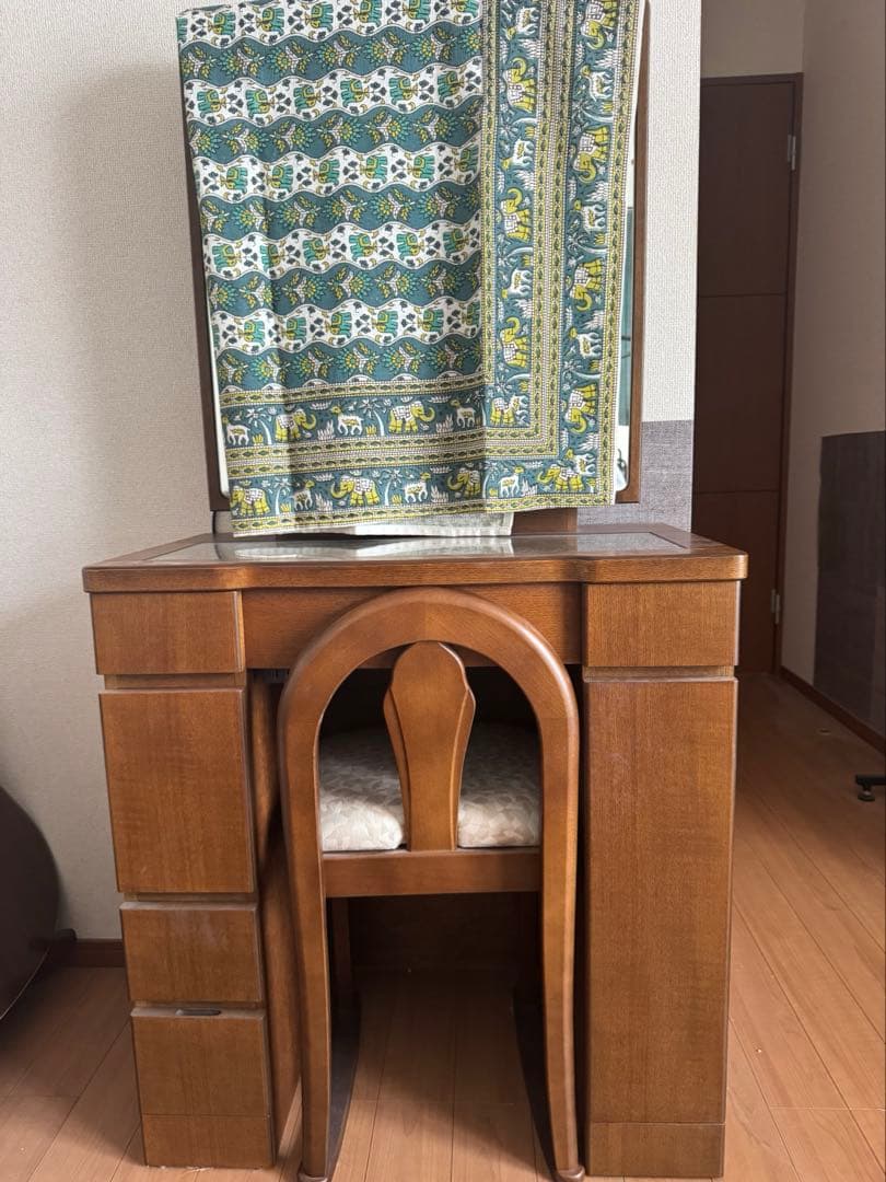 ドレッサー　椅子付き