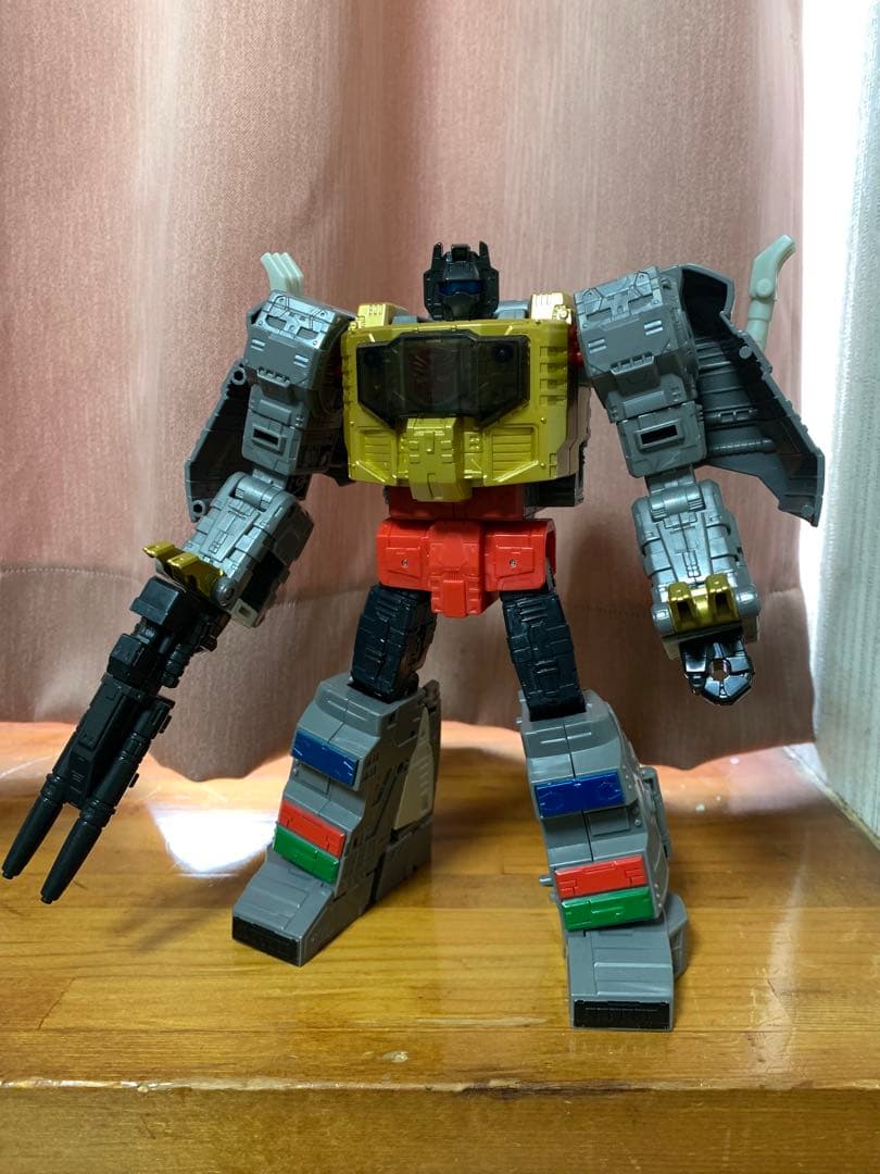 トランスフォーマー　スタジオシリーズ　グリムロック