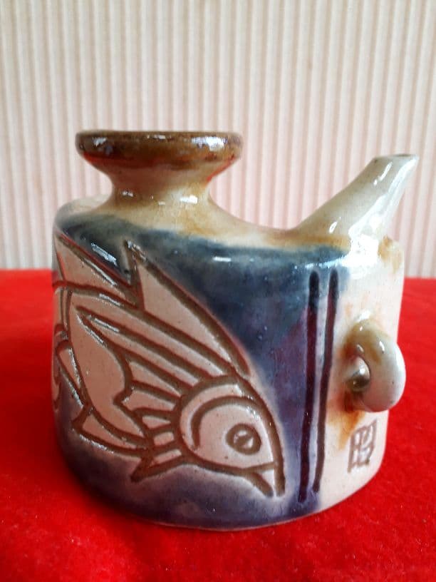 金城敏昭の、魚文抱瓶陶芸