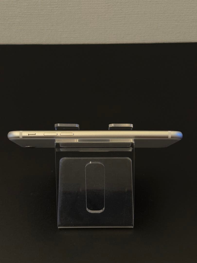 極美品 128GB Apple iPhone SE 3 スターライト　ホワイト