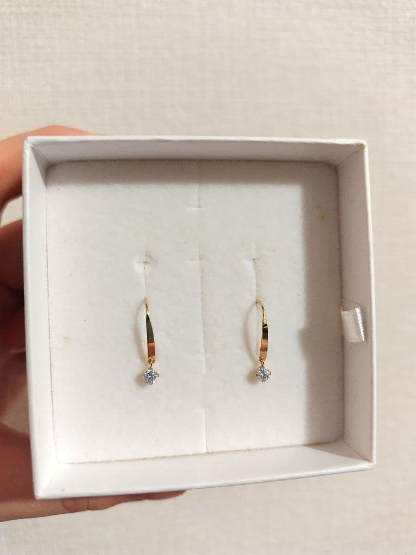 ツツミ K18 イエローゴールド ドロップピアス　フックピアス