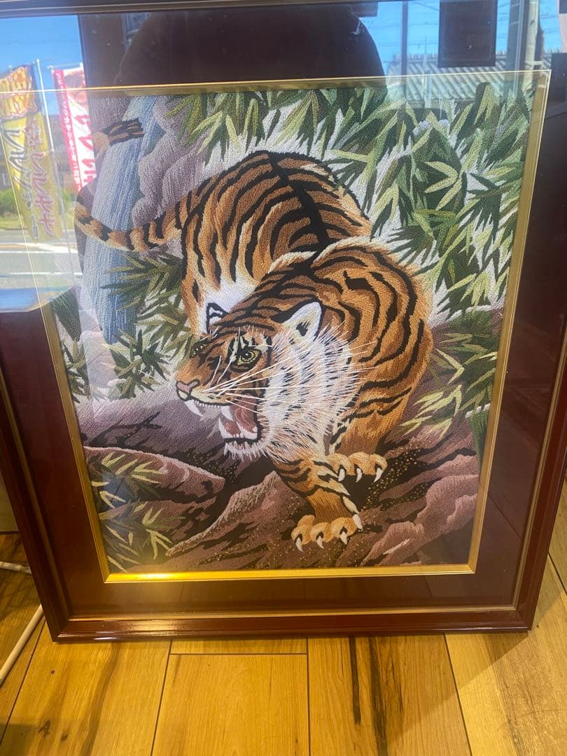 トラ　トラ工芸品