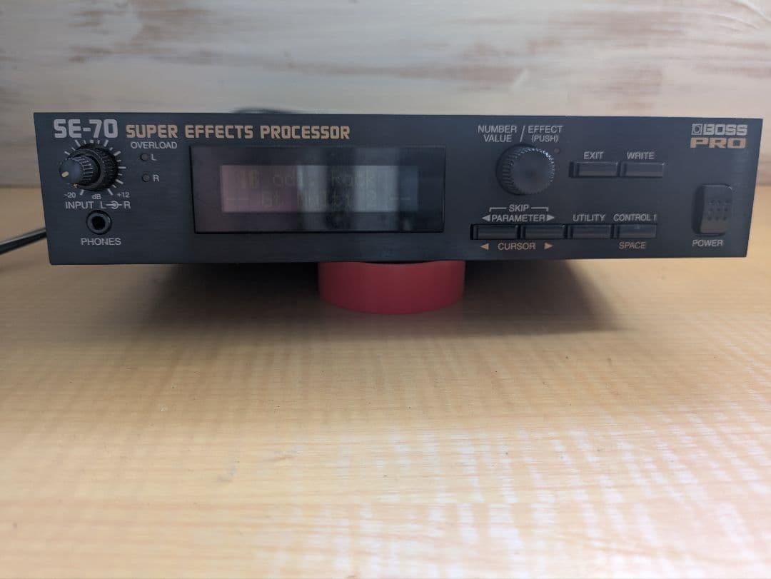 BOSS SE-70 スーパーエフェクトプロセッサー　アダプター付き