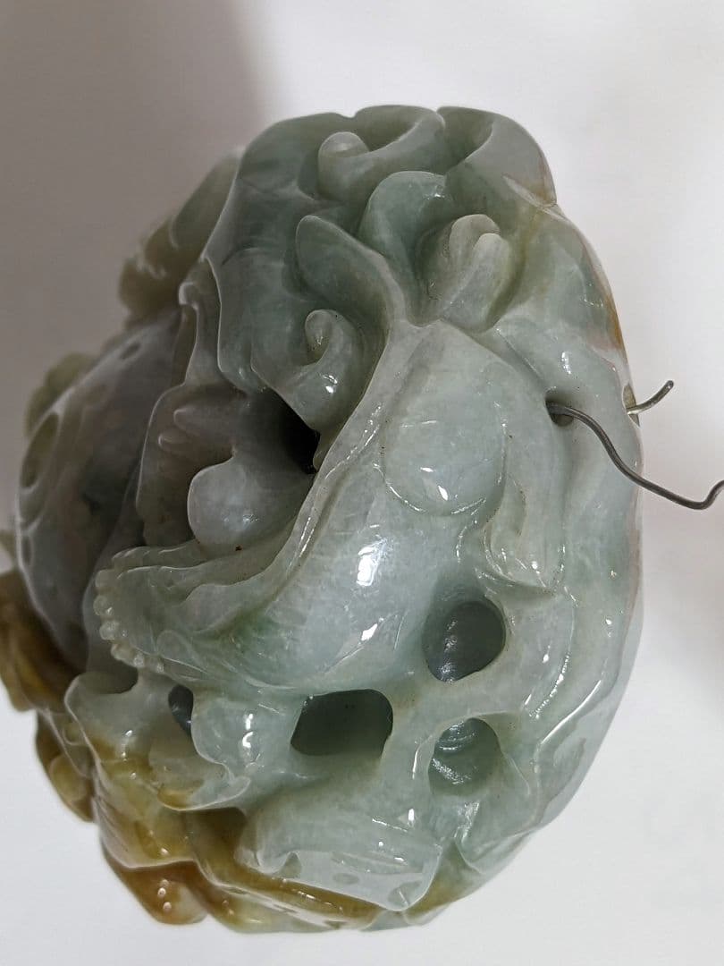 ♦中国美術工芸品 翡翠 蛙 龍 神獣文様 透し彫り 文鎮 ペンダント他 置物飾り