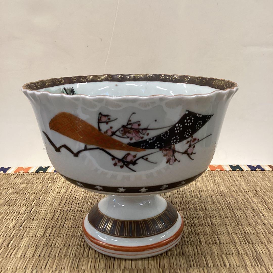 花と扇のデザインの陶器の器　九谷