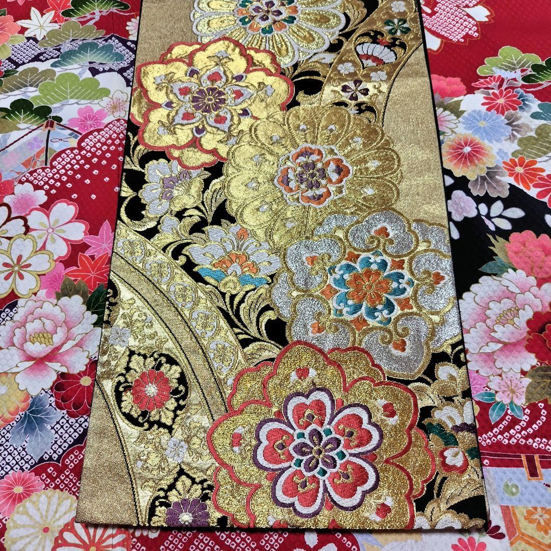 振袖フルセット(7点)・総絞り・エンボス加工・古典柄・金駒刺繍・花模様・金彩加工