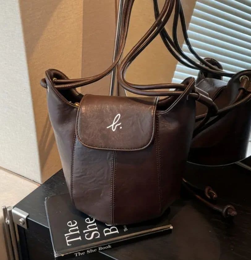 新品　Agnes bロゴ　ブラウン　ショルダーバッグ