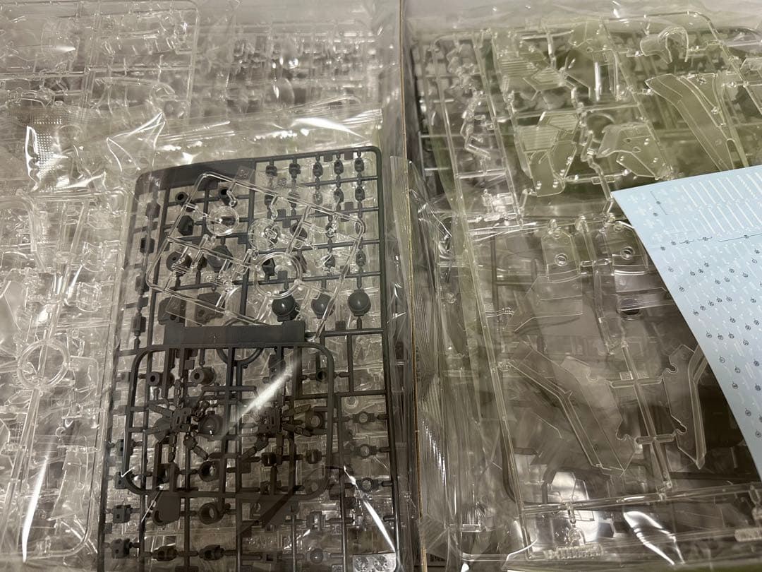 MG 1/100 サザビー Ver.Ka [メカニカルクリア] BANDAI