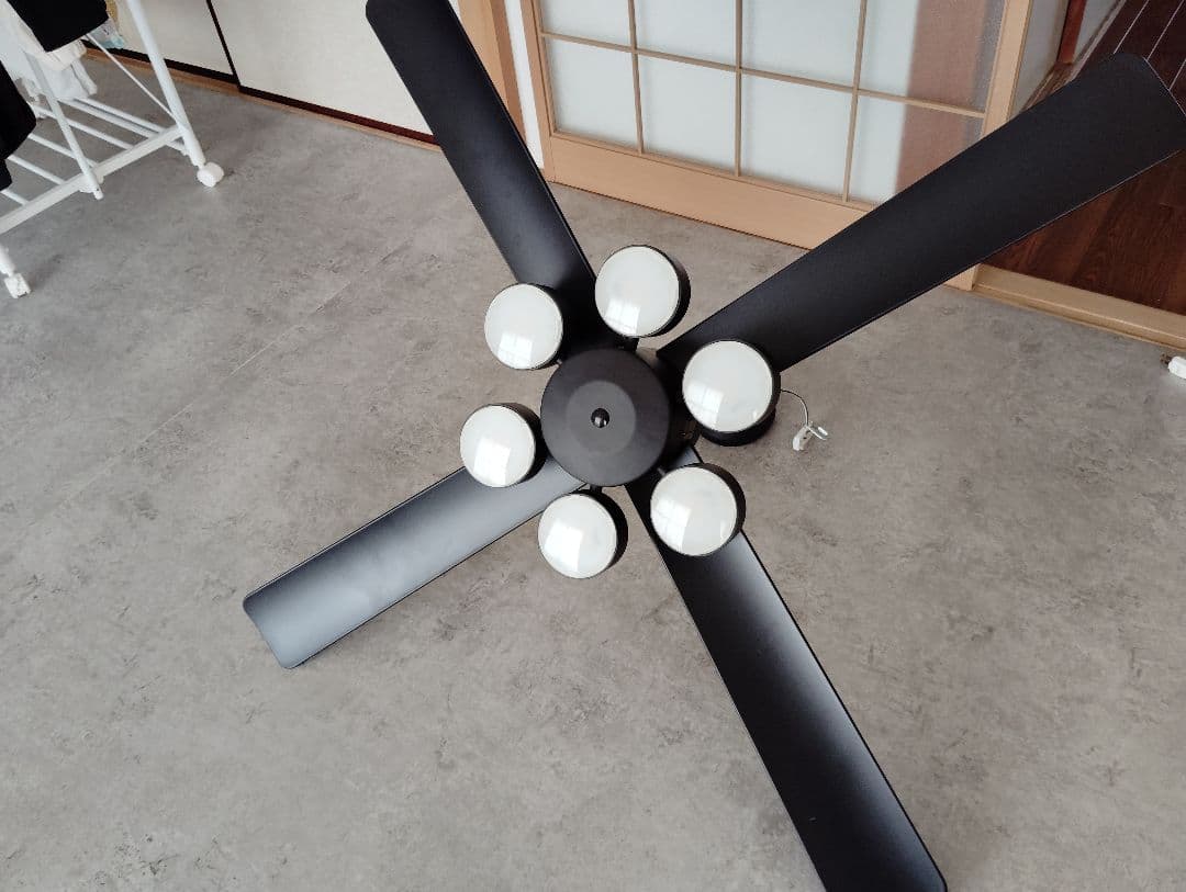 モダン ブラック シーリングファン 5枚羽根 4灯