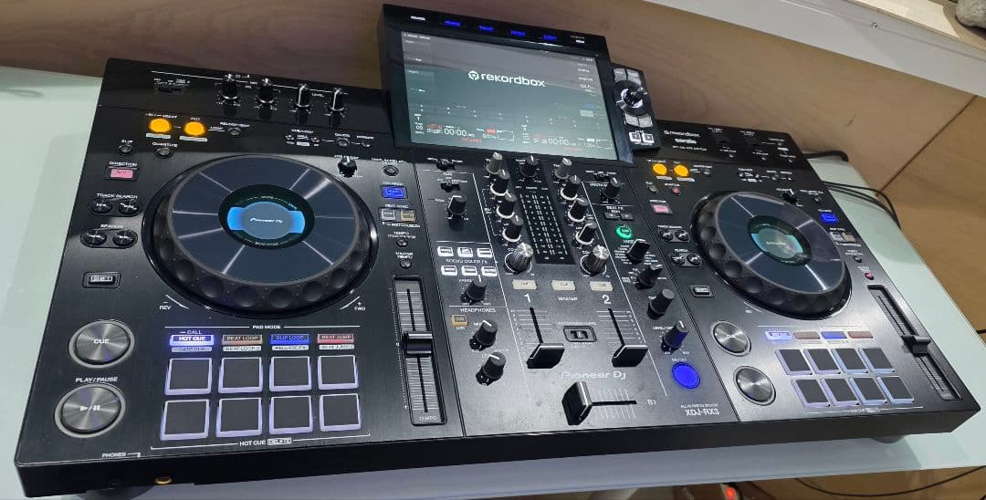 Pioneer DJ XDJ-RX3 （スピーカー、ヘッドフォン、専用カバー付）