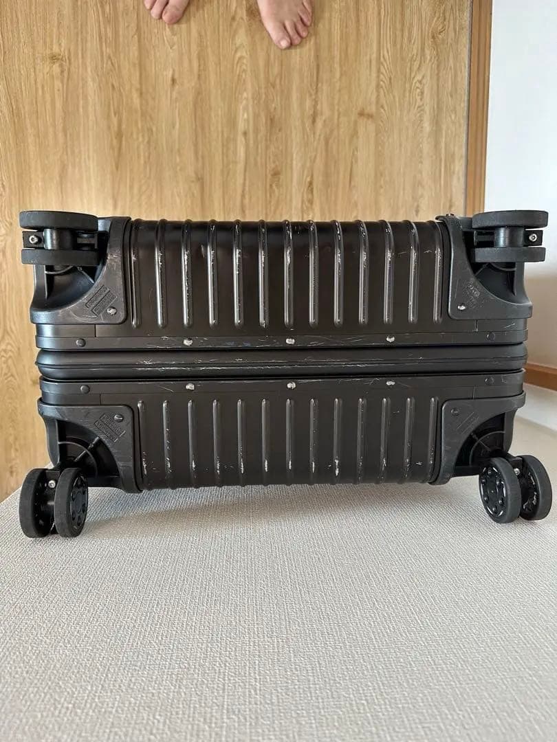 リモワ　RIMOWA ブラック　6回使用