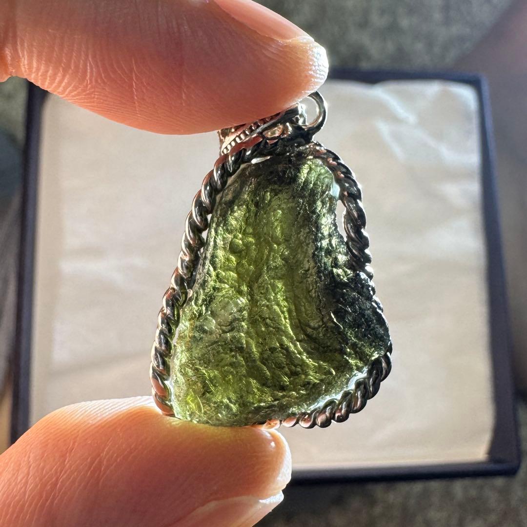 モルダバイト ワイヤーラップペンダント