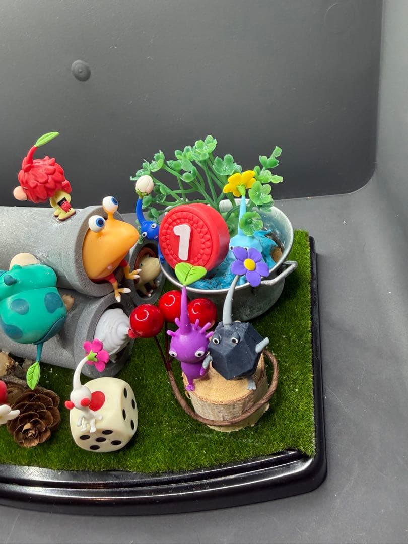 ピクミン フィギュア コンプリートジオラマ　ディスプレイケース付き　チョコエッグ