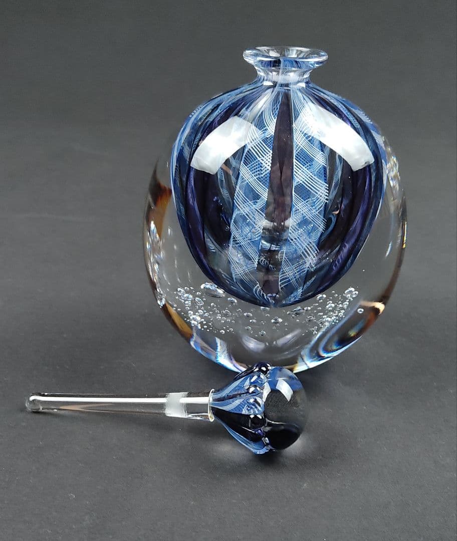 手吹きガラス　香水入れ　ガラス作家　吉本雅塵