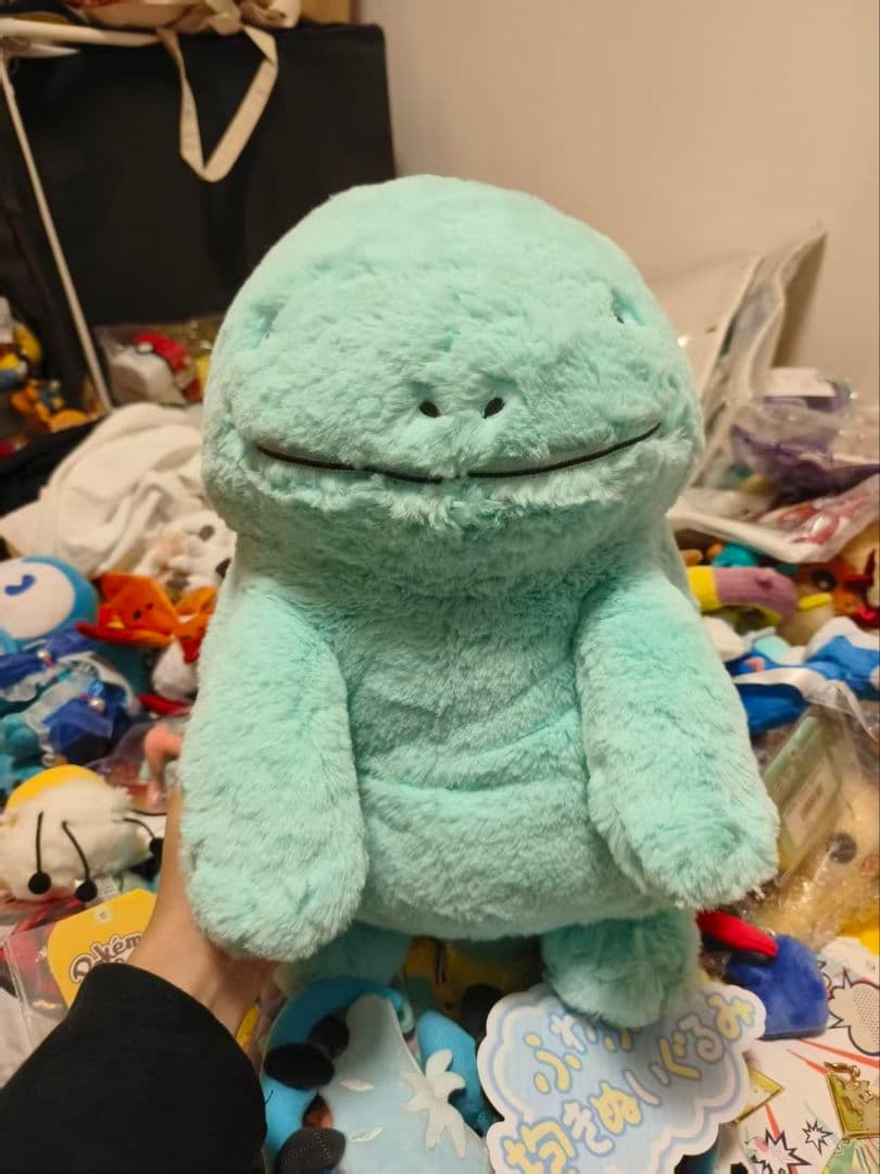 ふわふわ抱きぬいぐるみ　ヌオー