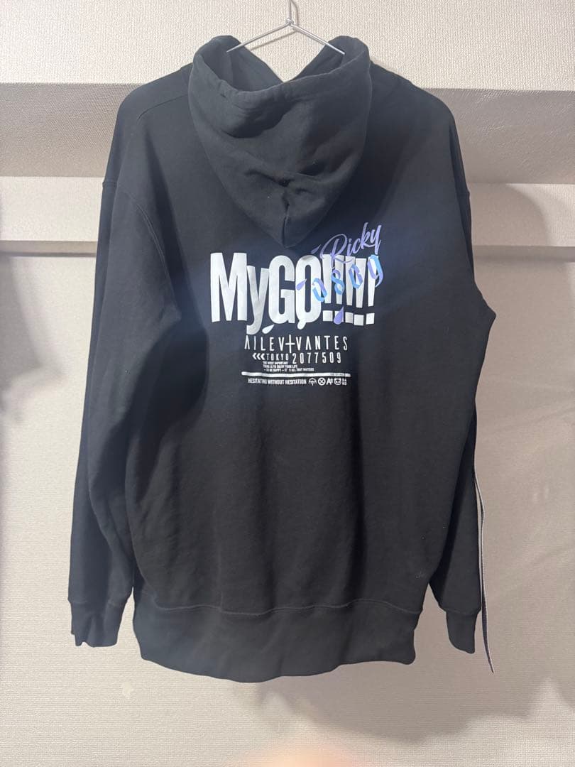 激ロックコラボ 椎名 立希×AILE VIVANTES プルオーバーパーカー