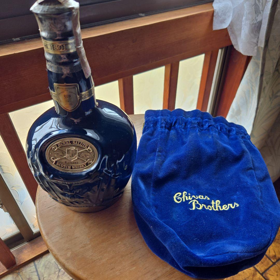 ロイヤルサルート ウイスキー 700ML 40度 専用袋付き