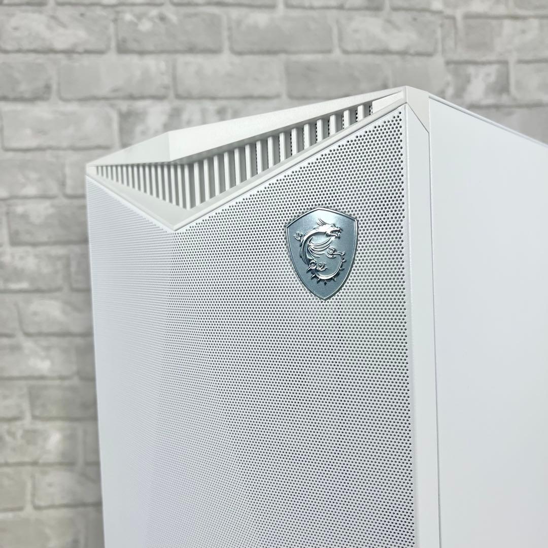 MSI MPG GUNGNIR 300R AIRFLOW WHITE　pcケース