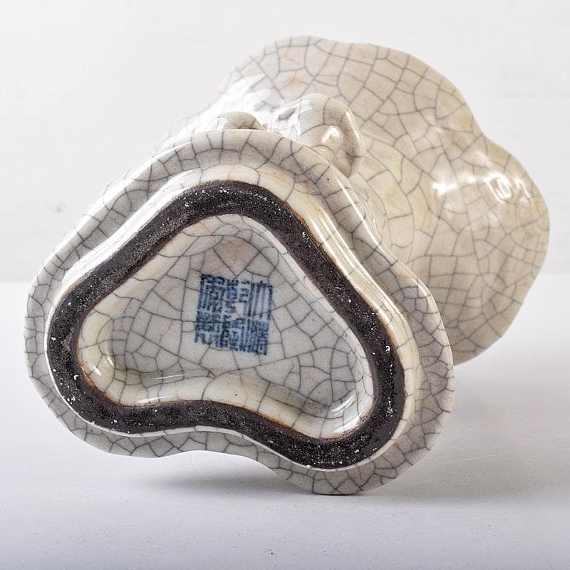 中国　大清乾隆年製款　哥窯　白磁　金糸鉄線　氷裂文　霊芝瓶　M　8061E