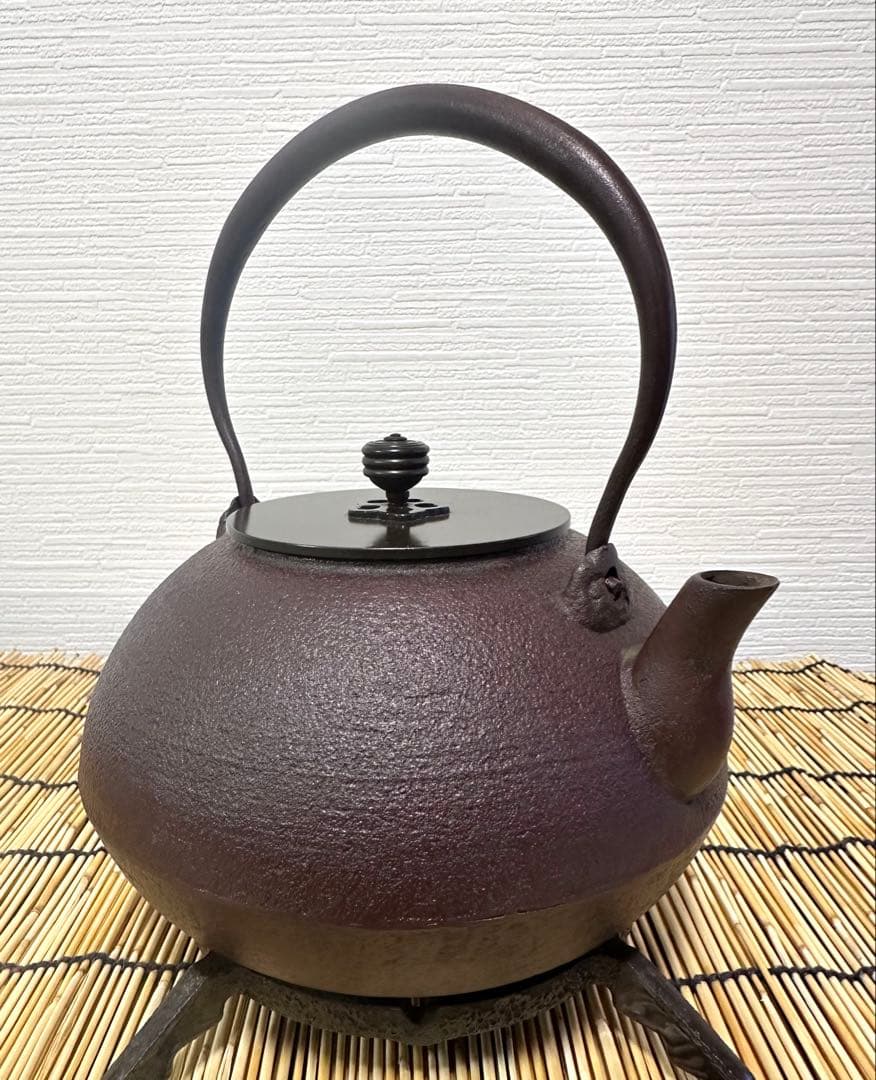 未使用、山形水沢 菊池浄慶作 １８型糸目肌　南部鉄瓶　南部鉄器　鉄瓶　調理器具