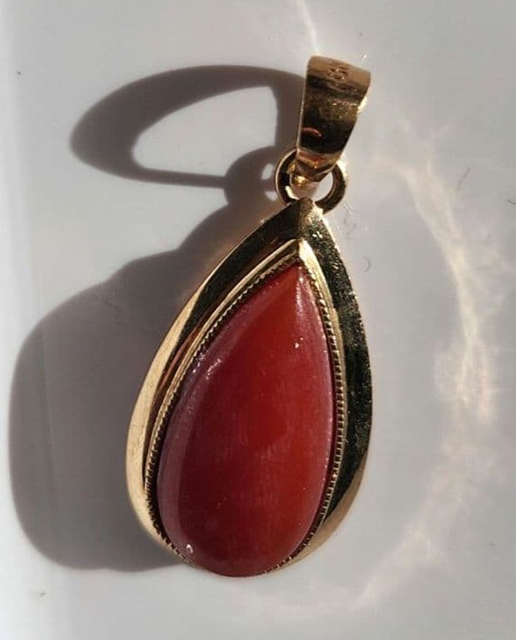 18k 18金 天然赤珊瑚4ct 涙滴型ペンダント