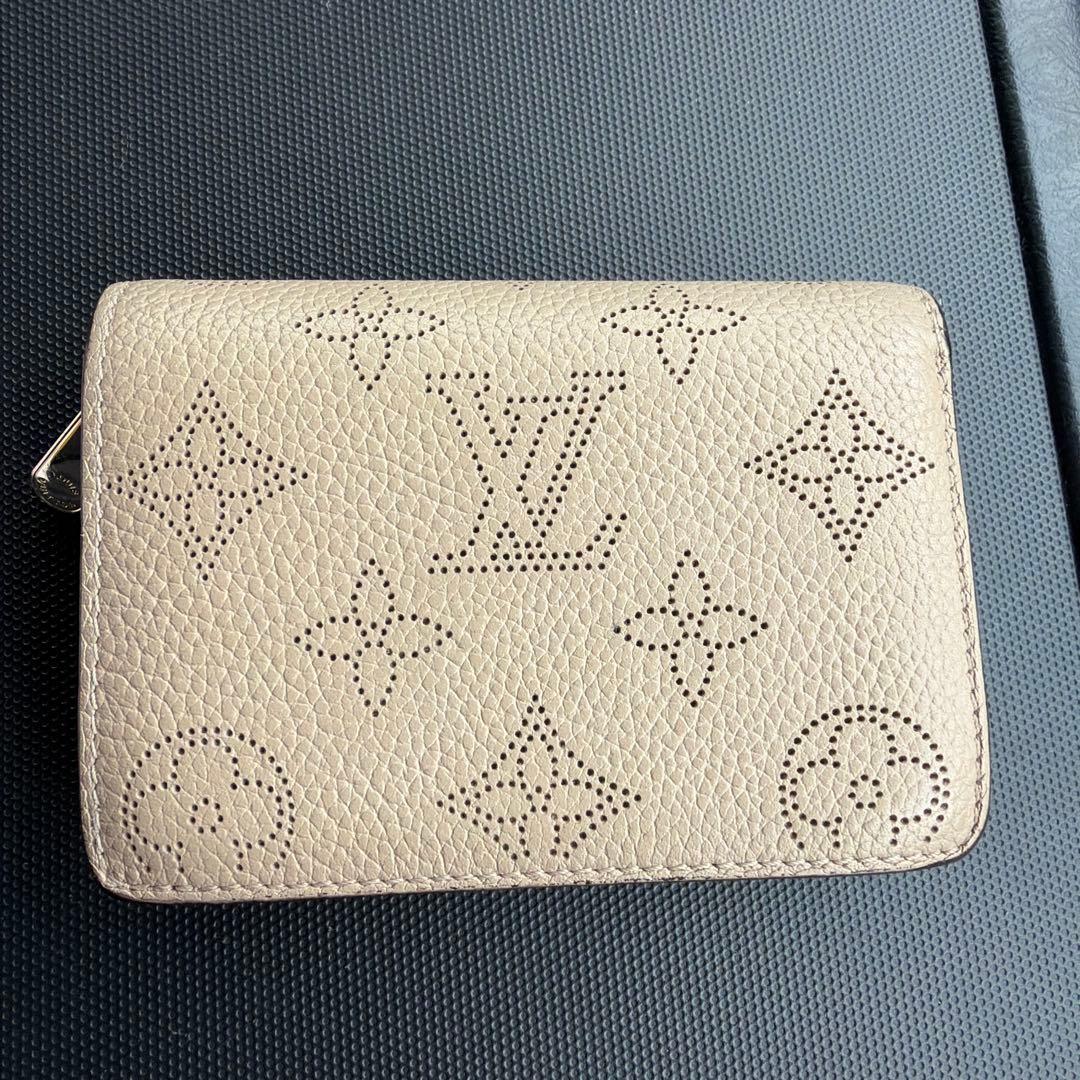極美品　ルイヴィトン　クレア　マヒナ　二つ折り財布　グレージュ