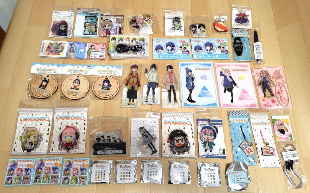 ②お買い得！【ゆるキャン△】アクリルスタンド　キーホルダー　缶バッジ等多数まとめ