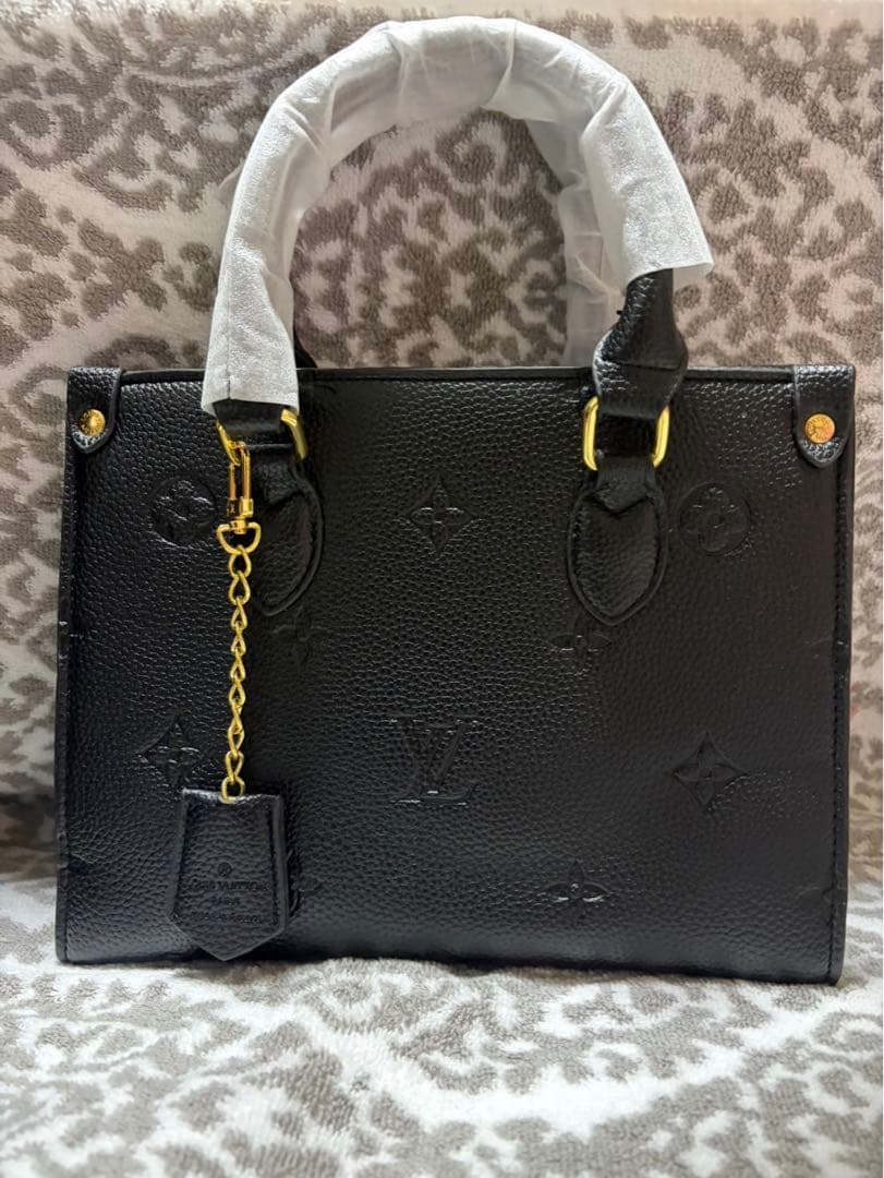 LVロゴ　バック　ノベルティ