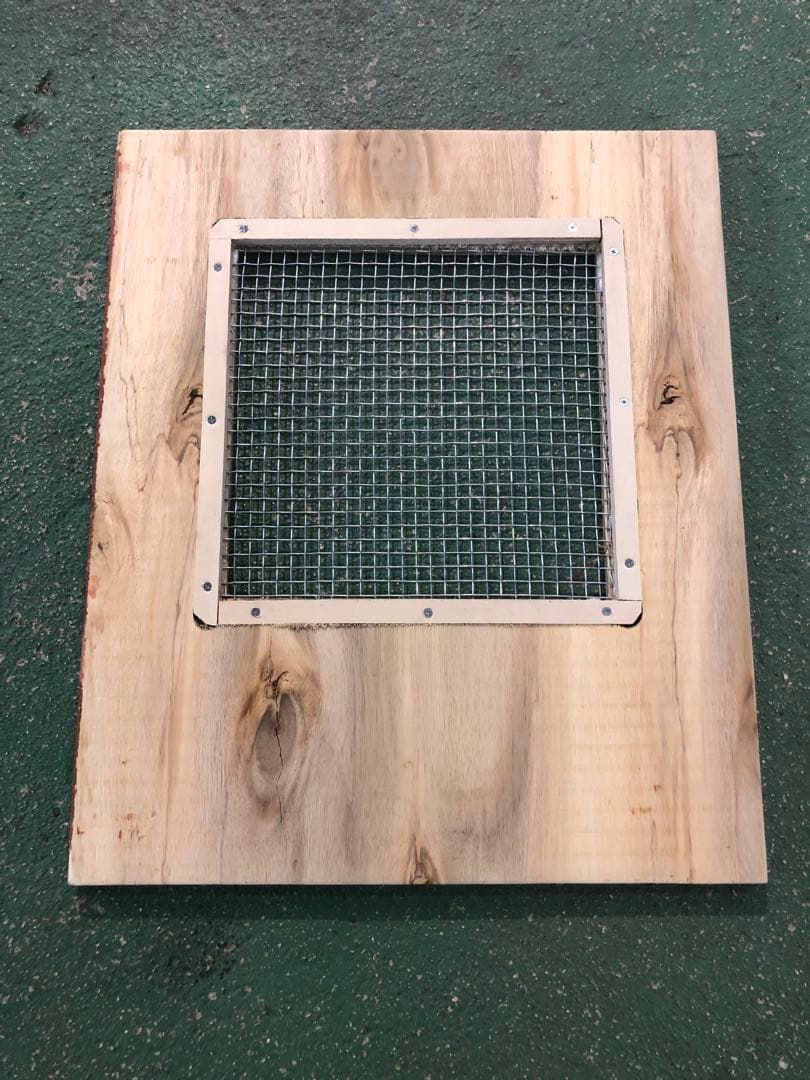 日本蜜蜂 重箱用巣箱台 30cm用 メッシュ底板セット