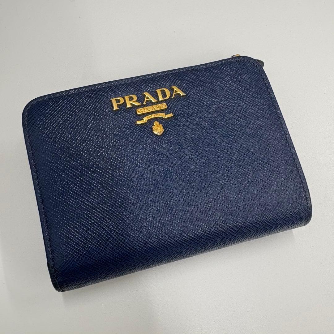 PRADA ネイビー 二つ折り財布　サフィアーノ