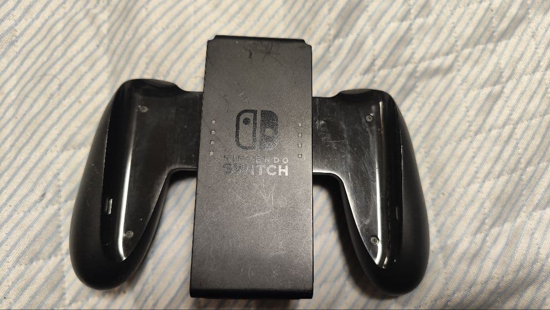 ニンテンドーSwitch 2021年モデル Joy-Conなし