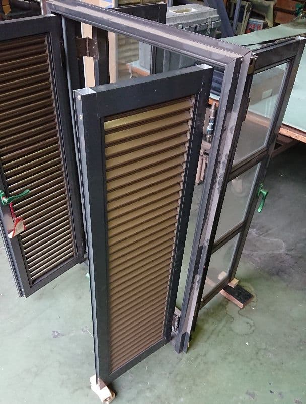 アルミサッシ ガラリ雨戸 窓 サッシ 新品未使用 トーヨーサッシ DIY