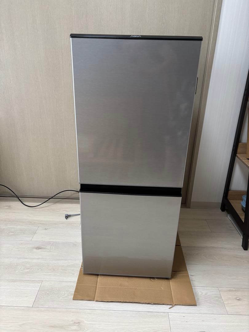 シルバー冷蔵庫 コンパクト 冷凍庫付き