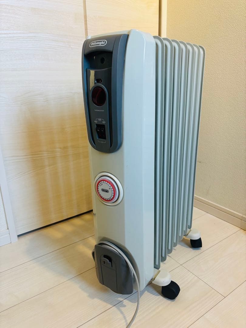 美品　DeLonghi デロンギオイルヒーター 送料無料