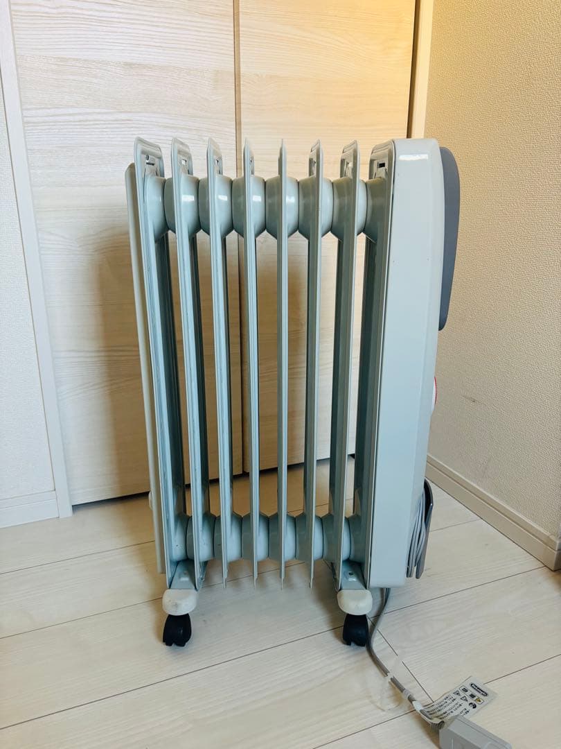 美品　DeLonghi デロンギオイルヒーター 送料無料