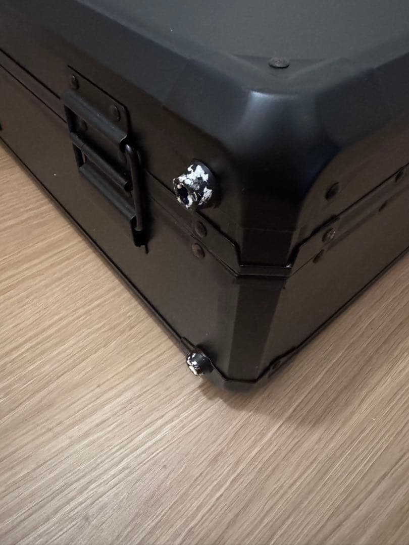 新品 シャンパン ケース LED アルマンド アタッシュケース