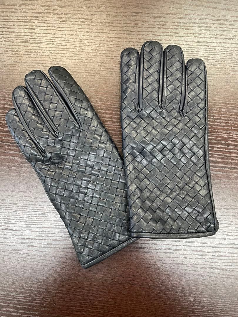 BOTTEGA BENETA イントレチャートレザーグローブ
