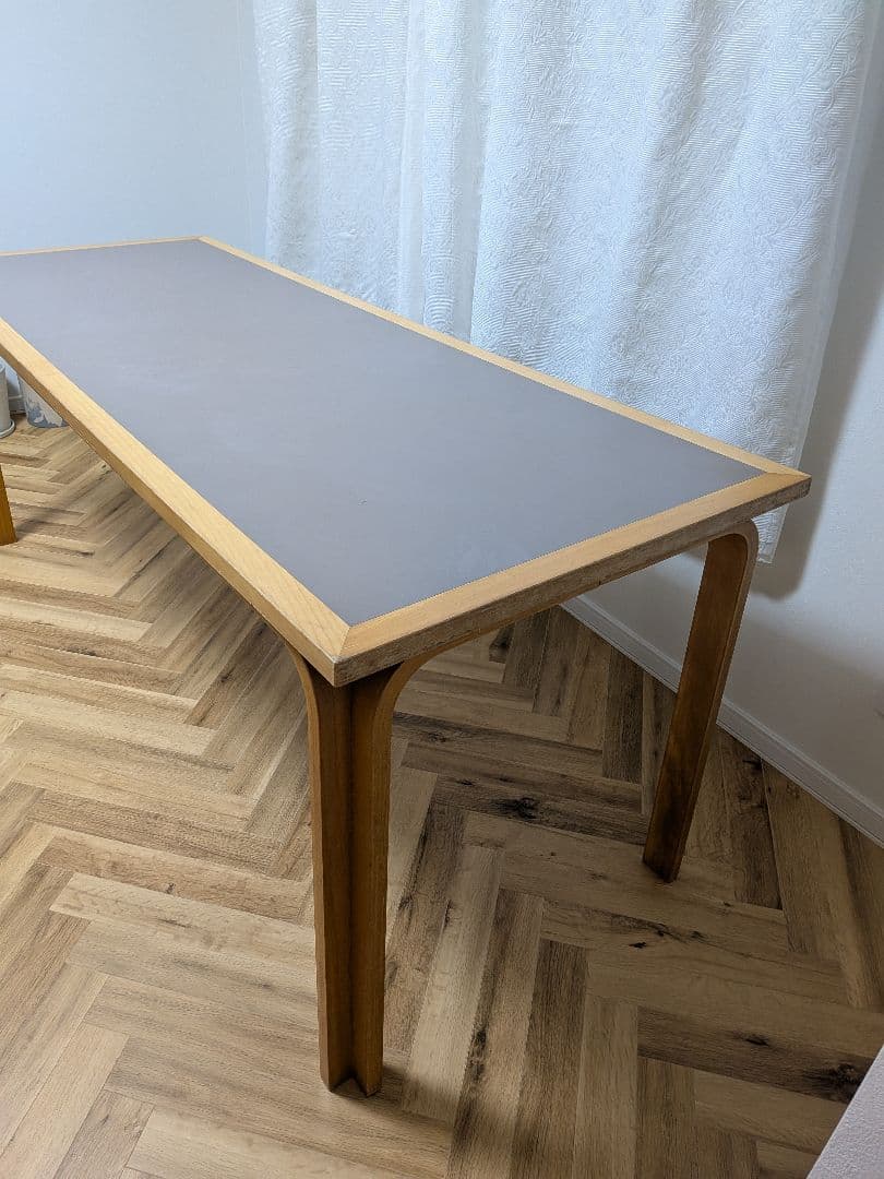 Magnus＆Olsen マグナスオルセン　リノリウムテーブル