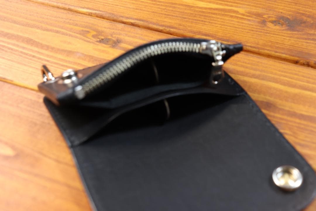 型押しクロコミニトラッカーウォレット　シルバー925アポロ コンチョ付き