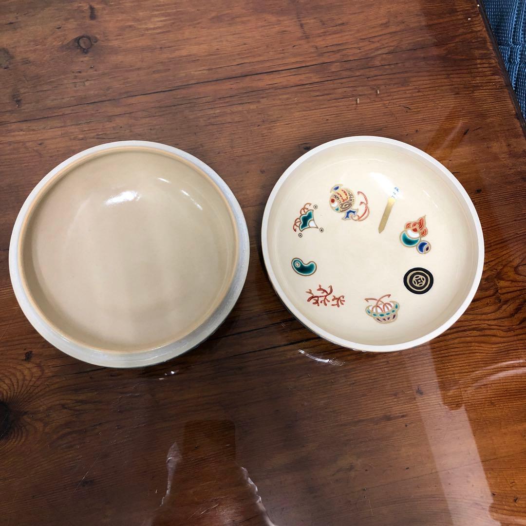 天皇皇后両陛下　翠玉婚記念　手塚石雲作　ボンボニエール　翠玉櫻蝶文喰籠　花蝶窯