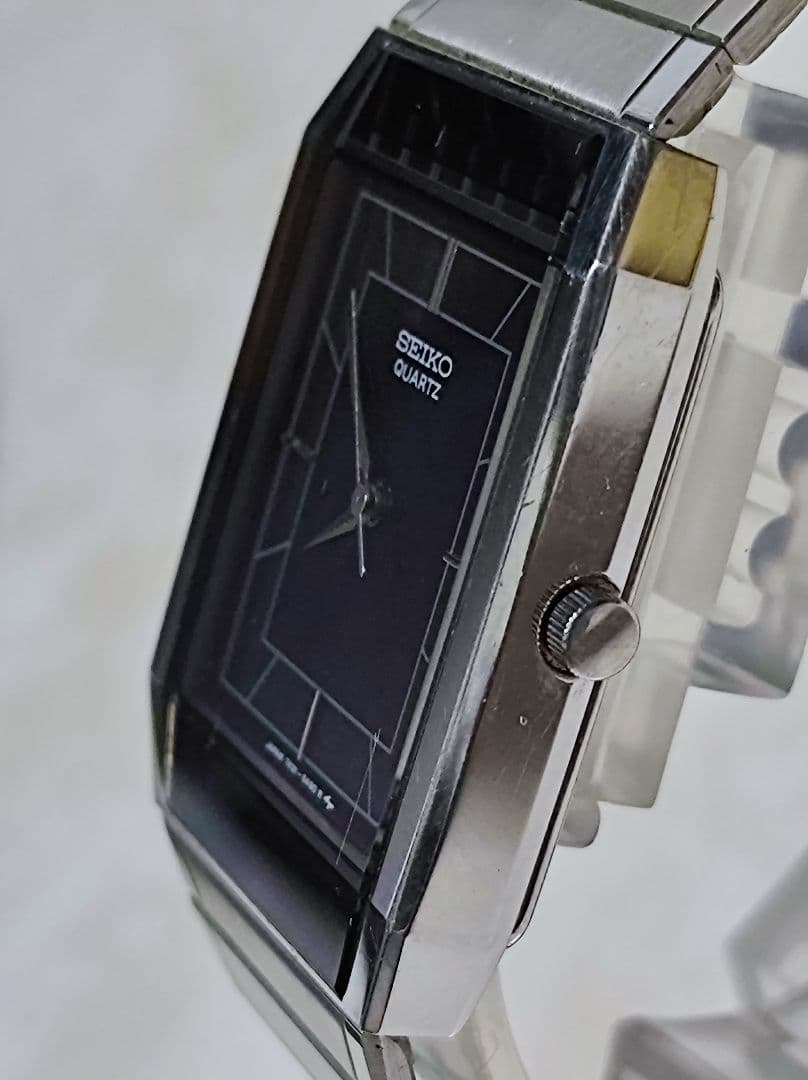 SEIKO クォーツ 腕時計 スクエア ブラック文字盤