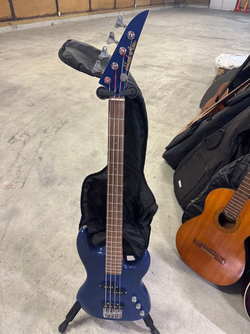 Mad Axe 4弦エレキベース 青