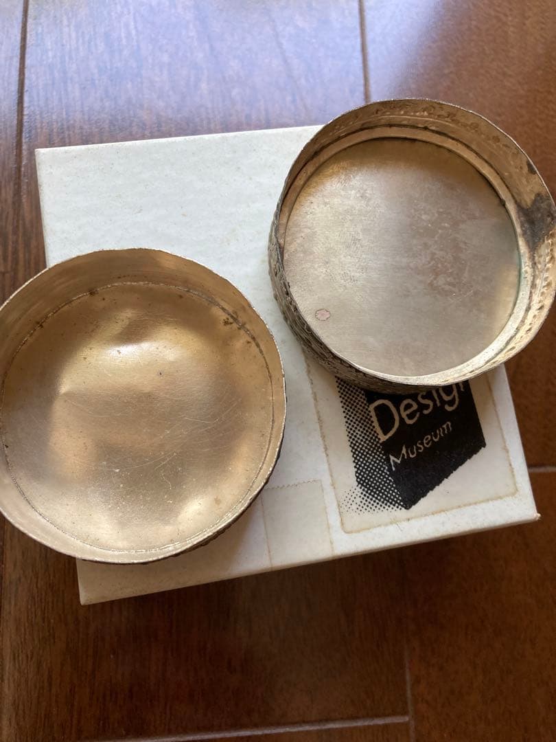 National Design museum 陶器　ボックス　小物入れ　青白　丸