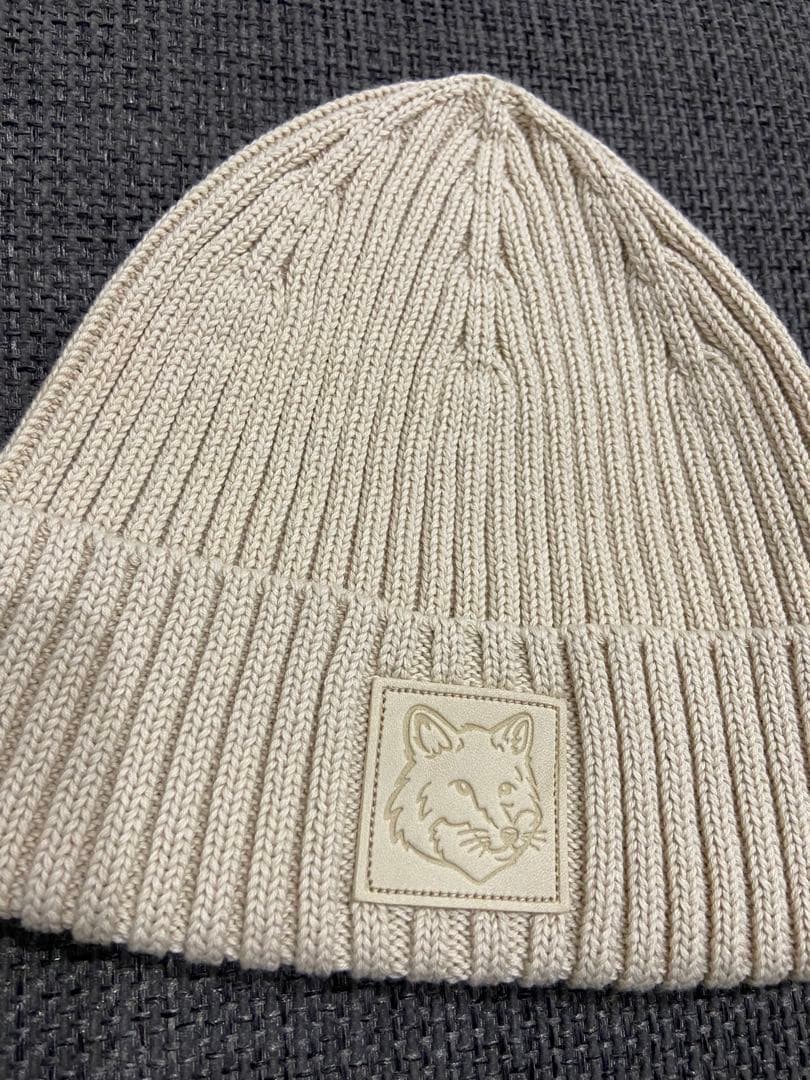 ♡MAISON KITSUNE♡メゾンキツネ♡レザーパッチビーニー♡ベージュ綿