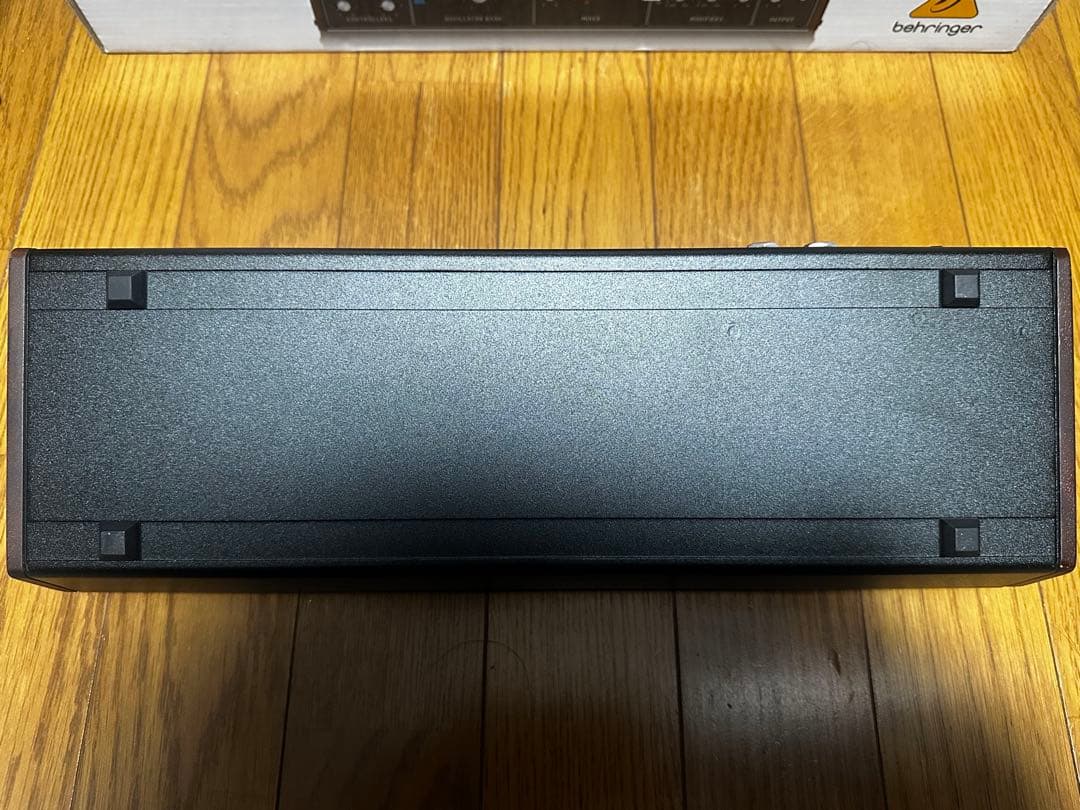 BEHRINGER ( ベリンガー ) Model D