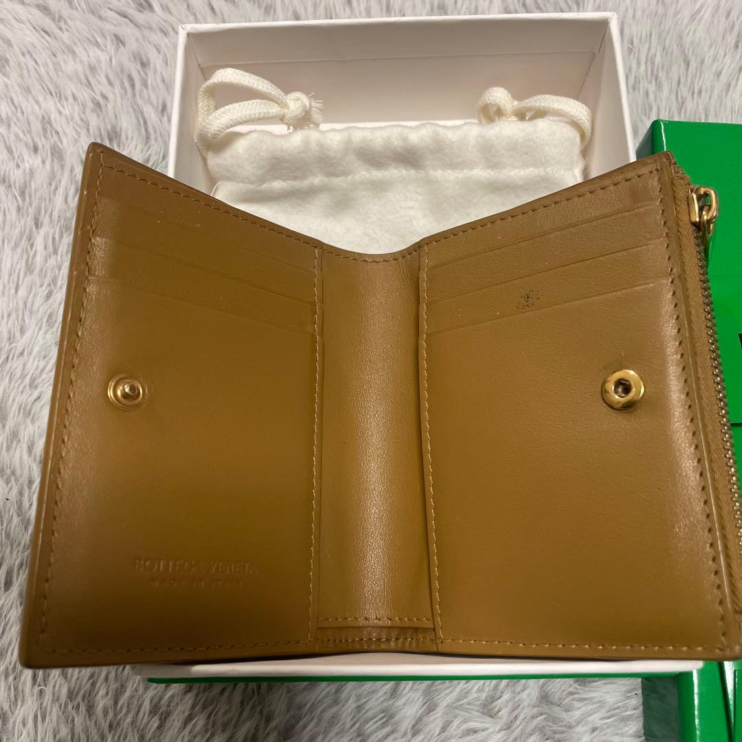 れん。ボッテガ　カセットスモール二つ折りウォレット