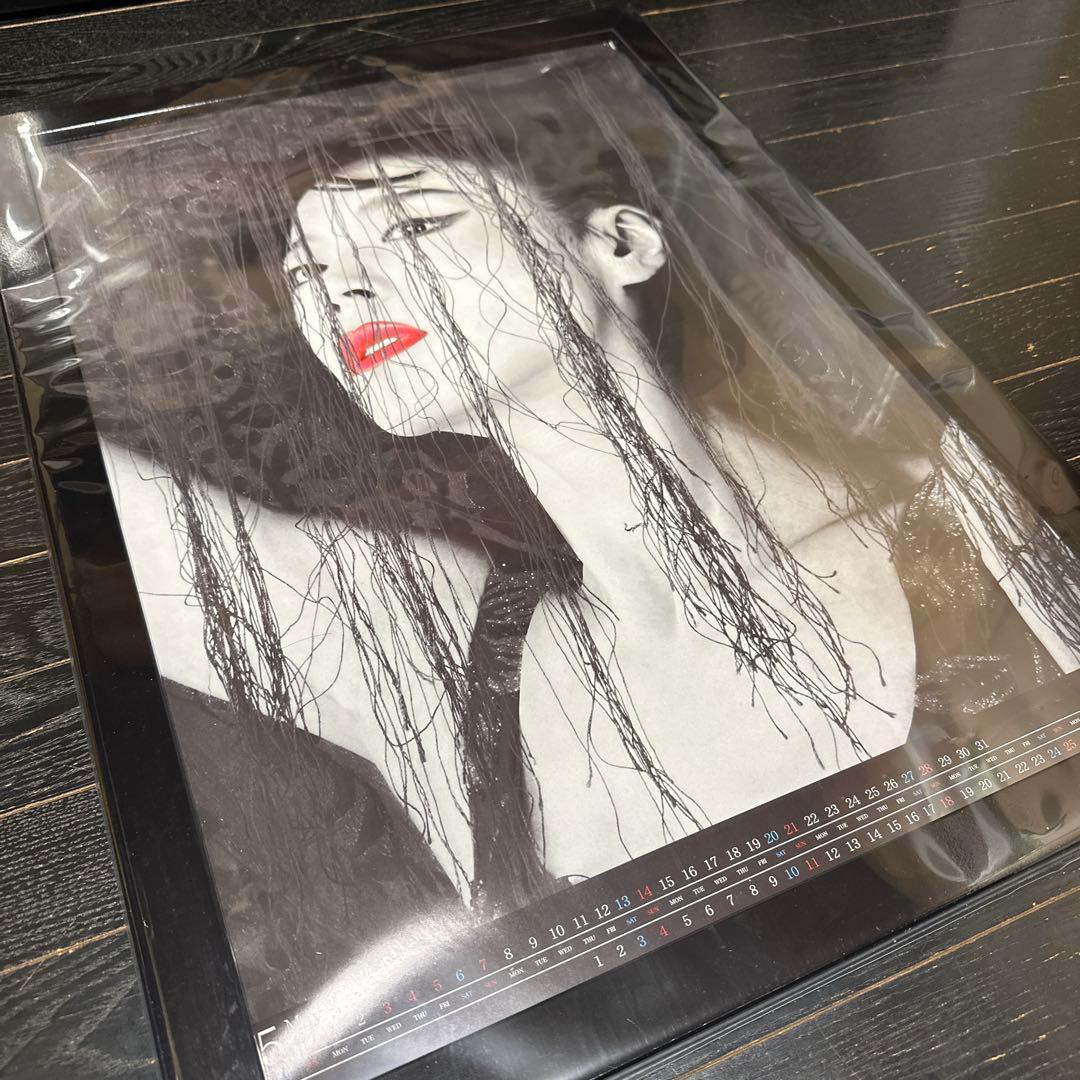 中森明菜　A2サイズ　カレンダー　ポスター　新品額装付き　モノトーン
